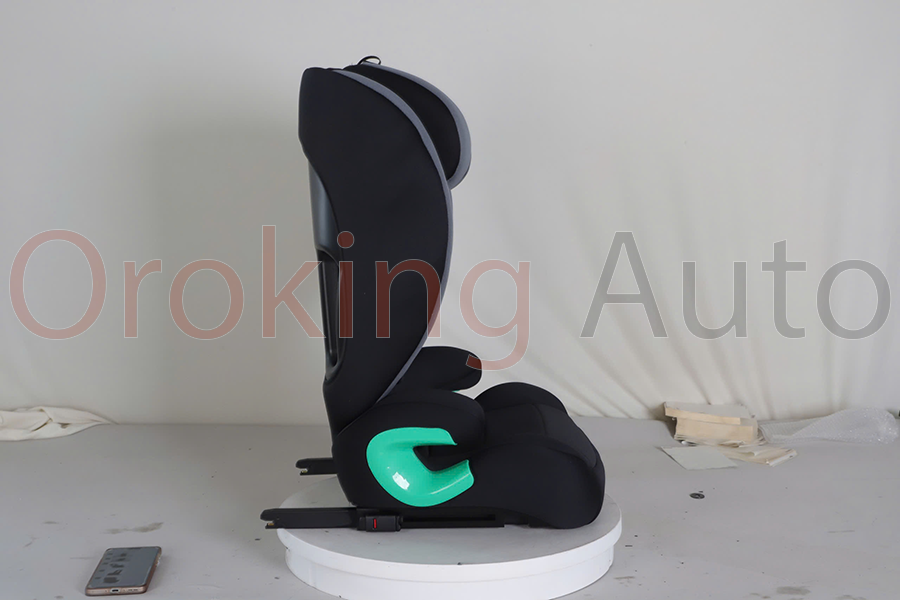 ghe-ngoi-o-to-tre-em-vitac-easyseat-r129-bao-ve-tron-ven (5)