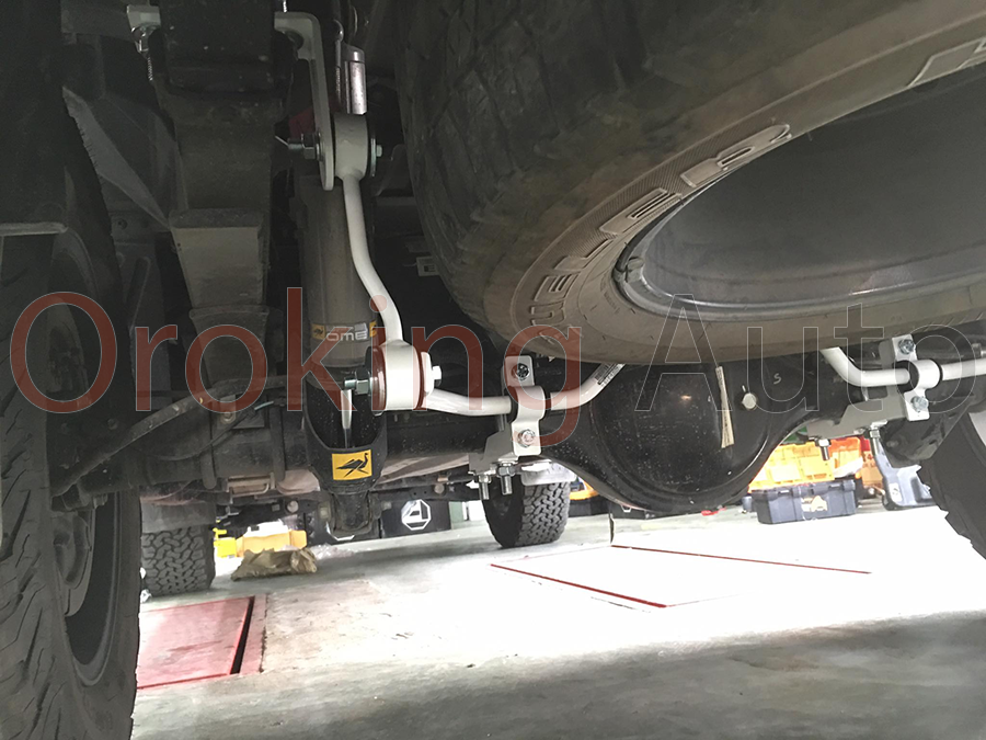 thanh-chong-lat-sau-ford-ranger-chinh-hang-ultra-racing (12)