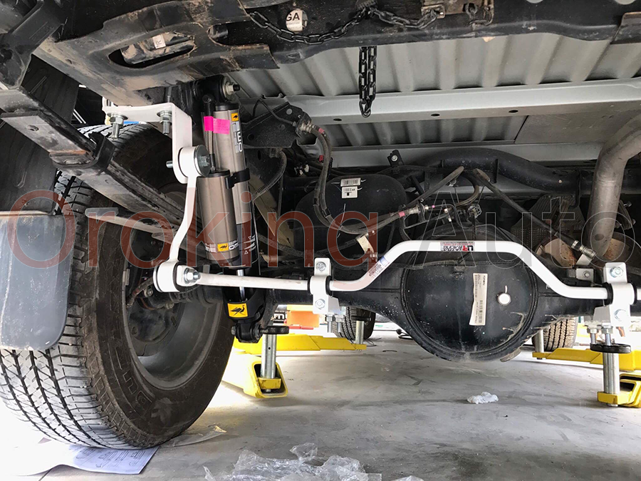 Thanh chống lật sau Ford Ranger chính hãng Ultra Racing