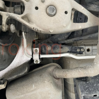 Thanh giằng Ultra Racing giúp cải thiện khả năng ôm cua