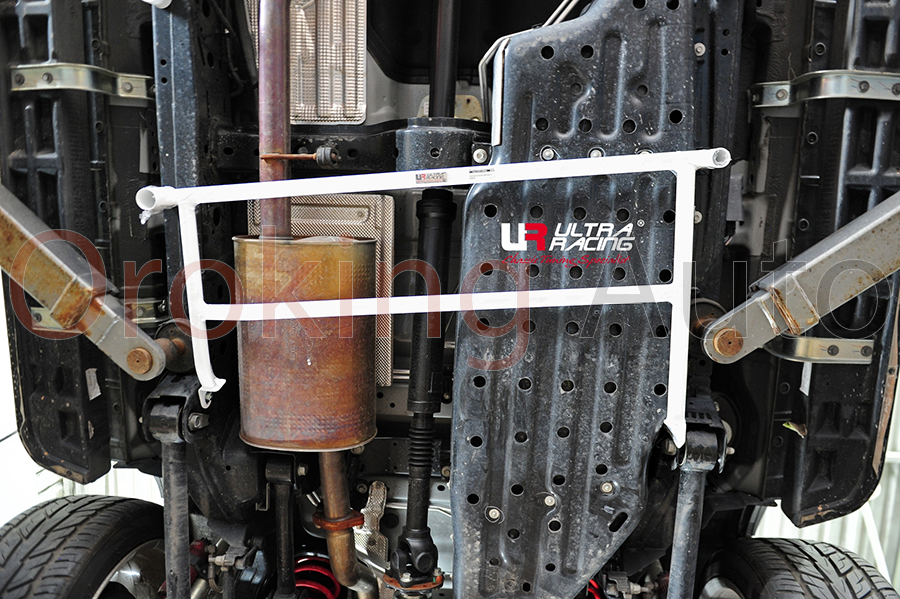 Thanh giằng gầm sau Ford Everest chính hãng Ultra Racing