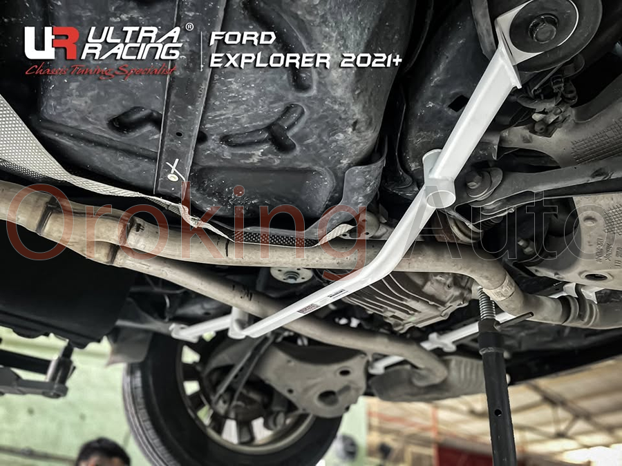 thanh-giang-gam-sau-ford-explorer-chinh-hang-ultra-racing (3)