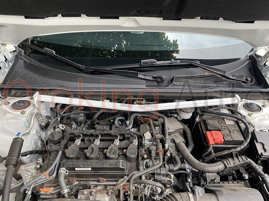 thanh-giang-khoang-may-honda-civic-chinh-hang-ultra-racing (5)