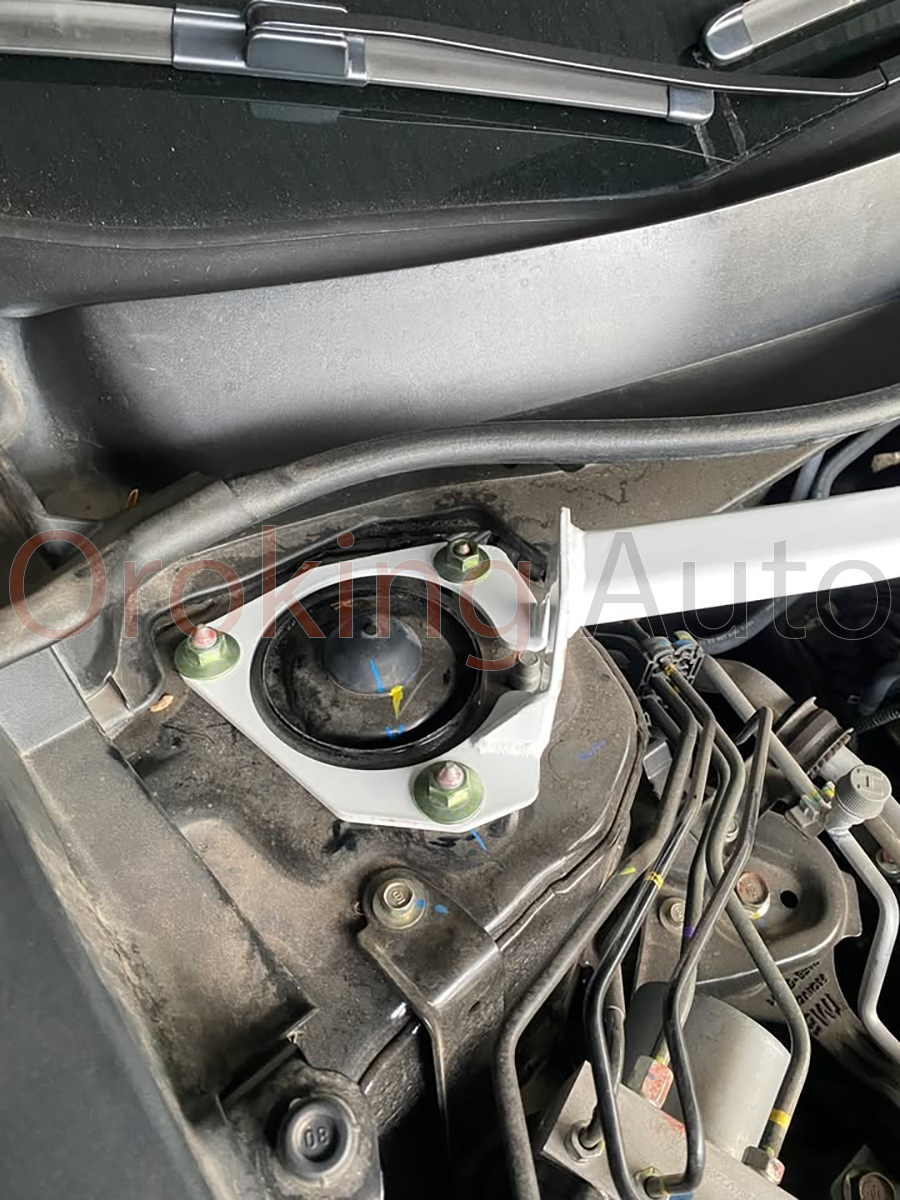 thanh-giang-khoang-may-honda-crv-chinh-hang-ultra-racing (3)