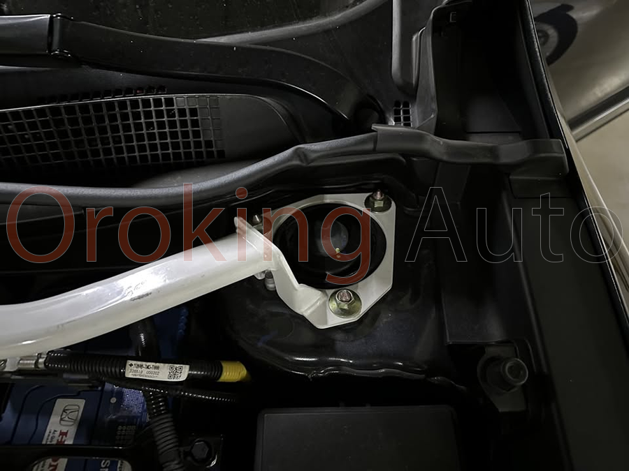 thanh-giang-khoang-may-honda-crv-chinh-hang-ultra-racing (7)