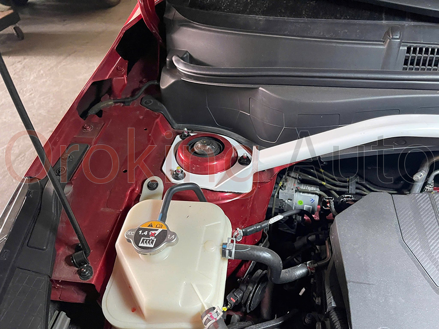 Độ thanh giằng khoang máy Kia Seltos chính hãng Ultra Racing