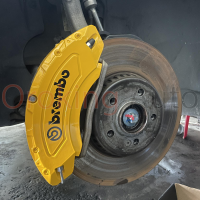 Ốp heo dầu Brembo cho Mercedes GLC 300 chính hãng