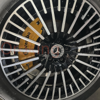 Ốp heo dầu Brembo cho Mercedes GLC 300 chính hãng