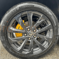 Lắp đặt ốp heo dầu Brembo Toyota Corolla Cross