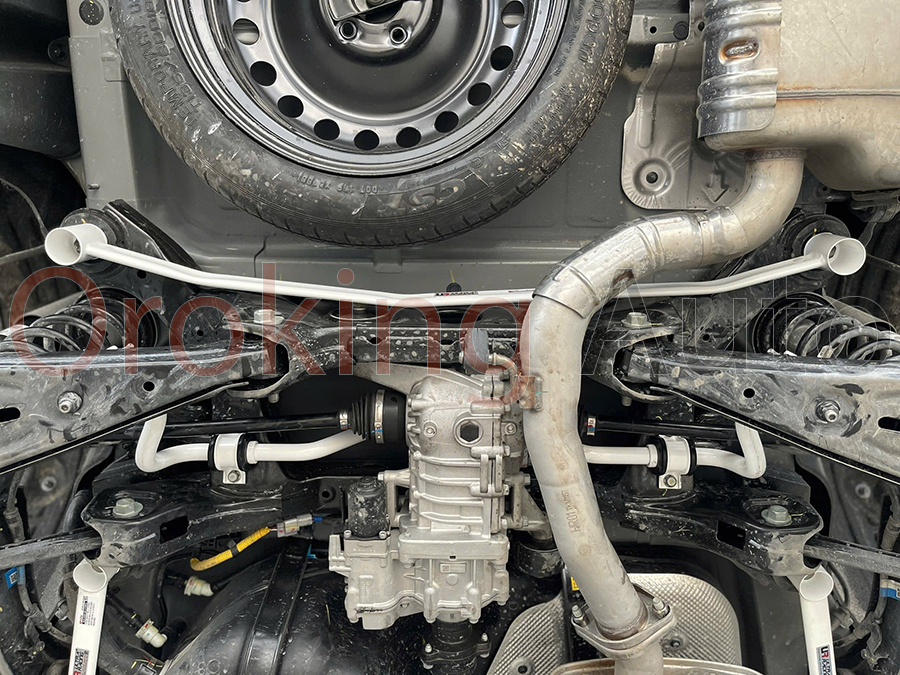 Thanh giằng Ultra Racing giúp cải thiện khả năng ôm cua