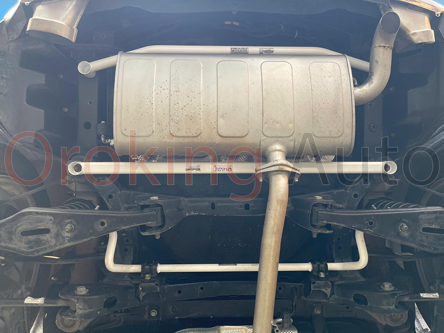 thanh-chong-lat-sau-hyundai-tucson-chinh-hang-ultra-racing (2)