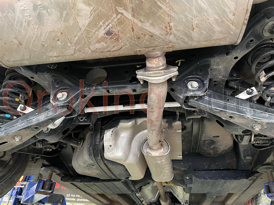 Thanh giằng Ultra Racing giúp cải thiện khả năng ôm cua