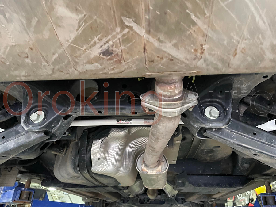 thanh-chong-lat-sau-hyundai-tucson-chinh-hang-ultra-racing (4)