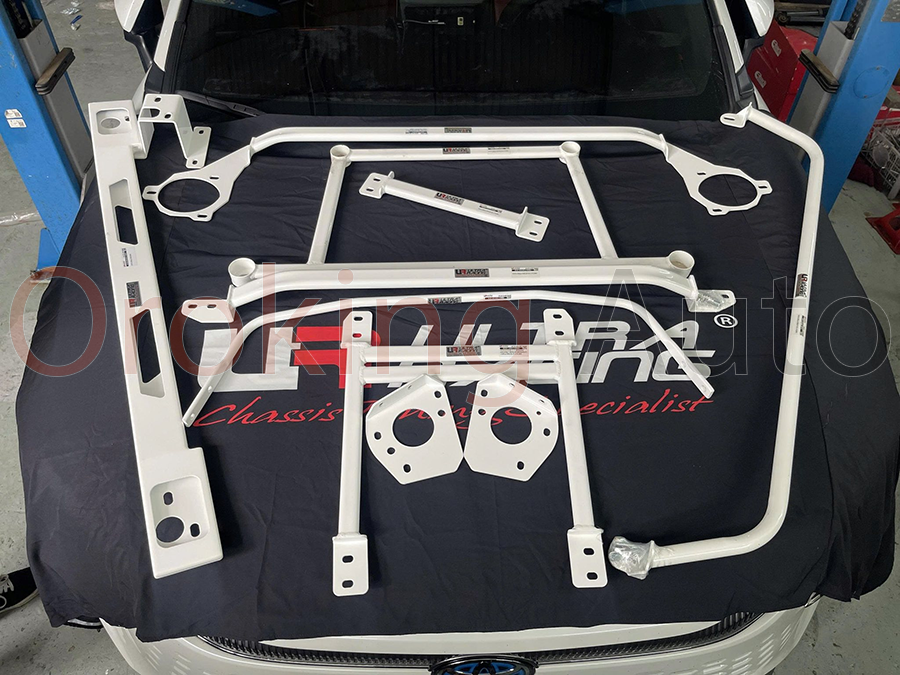 Thanh Giằng Gầm Sau Toyota Veloz Chính Hãng Ultra Racing