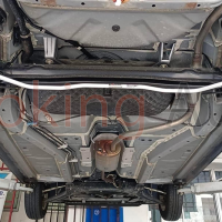 Thanh chống lật sau Toyota Wigo chính hãng Ultra Racing