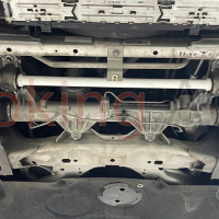 Thanh chống lật trước Vinfast Lux A 2.0 chính hãng Ultra Racing thiết kế chính xác theo xe