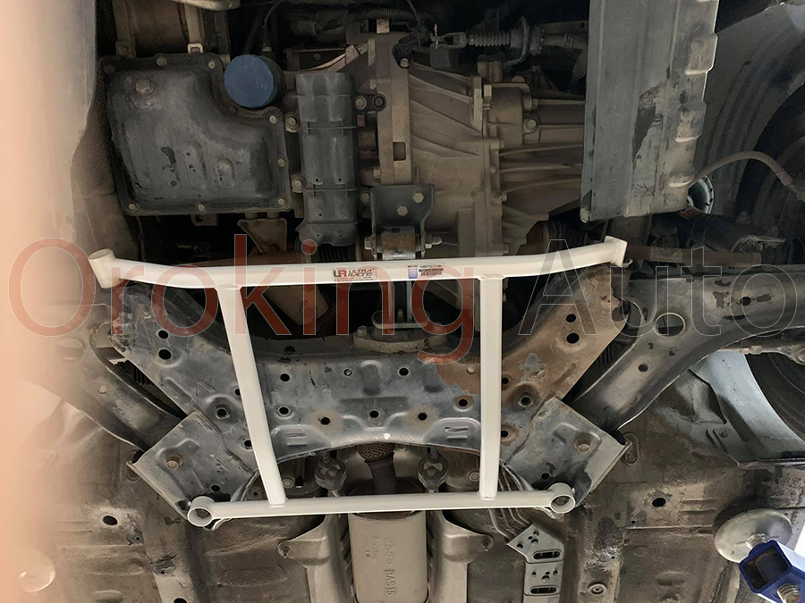 Thanh giằng gầm giữa Hyundai i10 chính hãng Ultra Racing