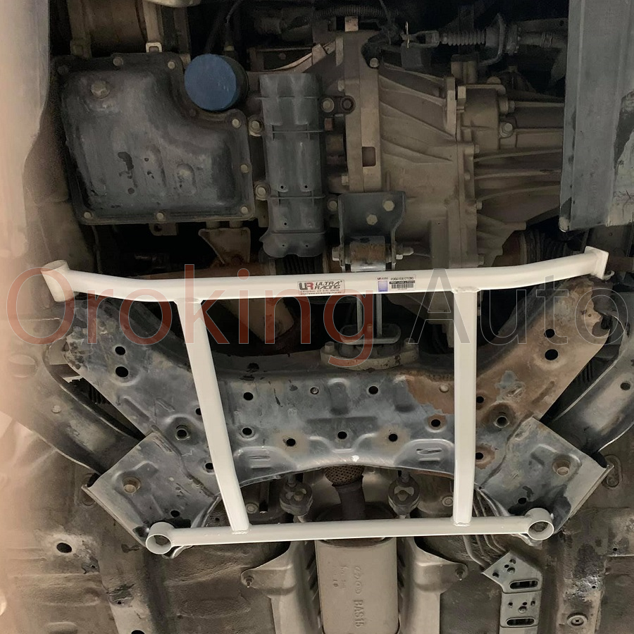 thanh-giang-gam-giua-hyundai-i10-chinh-hang-ultra-racing (2)