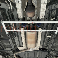 Thanh giằng gầm giữa Mitsubishi Xpander chính hãng Ultra Racing