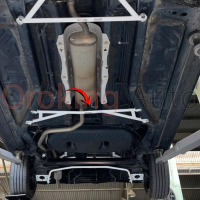 Thanh giằng gầm giữa Toyota Veloz chính hãng Ultra Racing