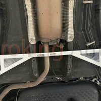 Thanh giằng gầm giữa Toyota Yaris chính hãng Ultra Racing