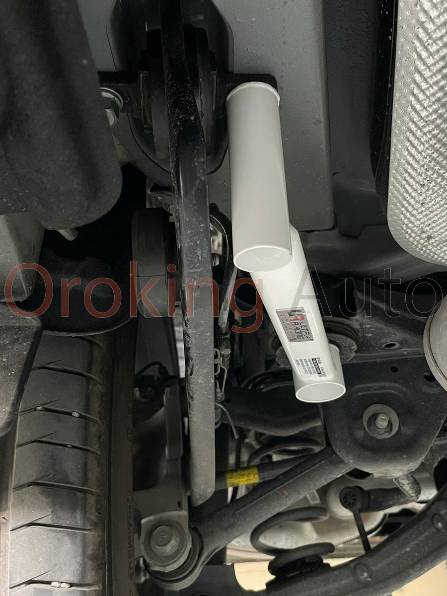 thanh-giang-gam-sau-hyundai-santafe-chinh-hang-ultra-racing (1)