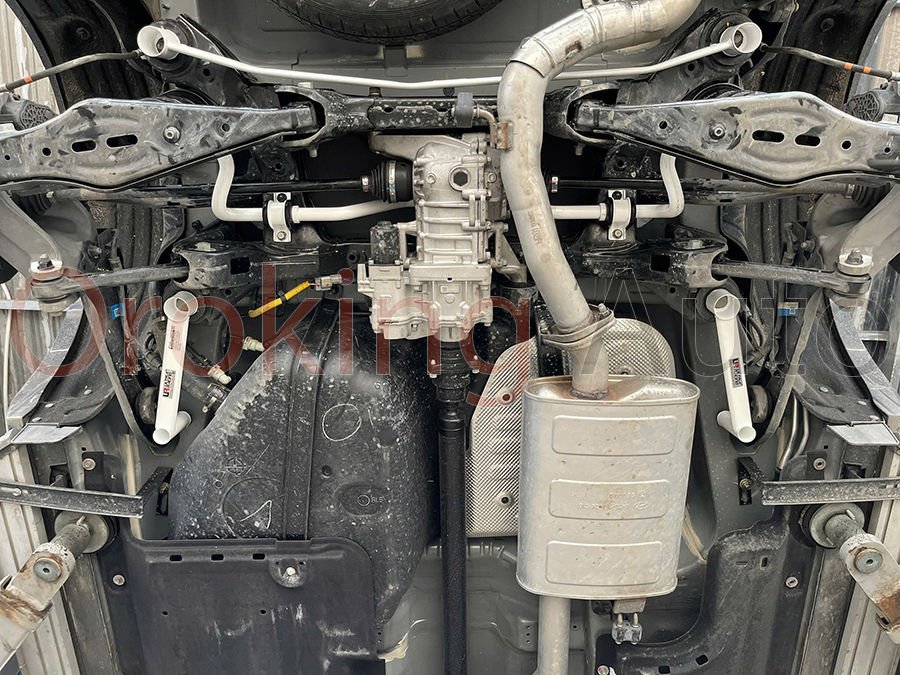 Thanh giằng gầm sau Hyundai Santafe chính hãng Ultra Racing