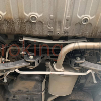 Thanh giằng gầm sau Kia Sedona chính hãng Ultra Racing