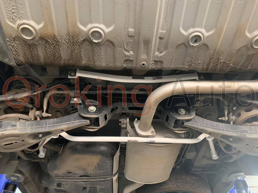 Thanh giằng gầm sau Kia Sedona chính hãng Ultra Racing