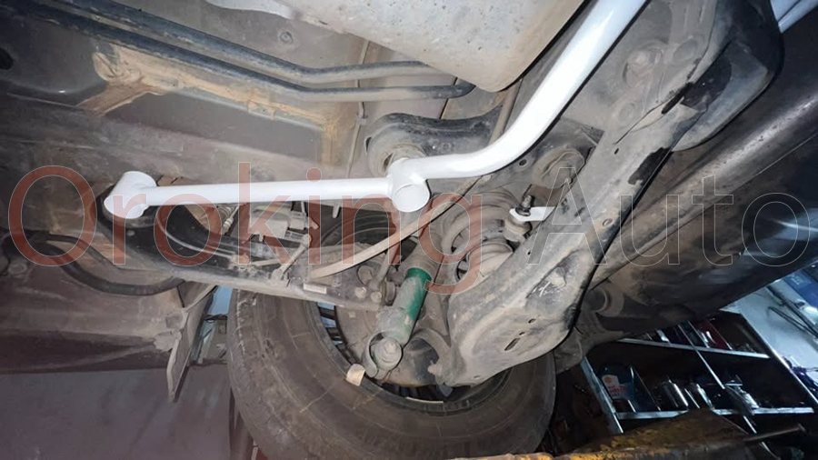 thanh-giang-gam-sau-kia-sedona-chinh-hang-ultra-racing (3)