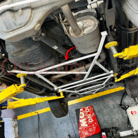 Thanh giằng gầm sau Nissan Navara chính hãng Ultra Racing là phụ kiện quan trọng