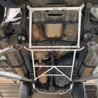 Thanh giằng gầm sau Toyota Fortuner chính hãng Ultra Racing giúp tăng cường độ cứng và ổn định của khung gầm xe khi di chuyển