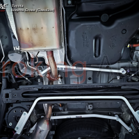 Thanh giằng gầm sau Toyota Innova chính hãng Ultra Racing giúp tăng cường độ cứng và ổn định của khung gầm xe khi di chuyển