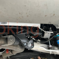 Thanh giằng gầm sau Vinfast Lux SA 2.0 chính hãng Ultra Racing giúp tăng cường độ cứng và ổn định của khung gầm xe khi di chuyển