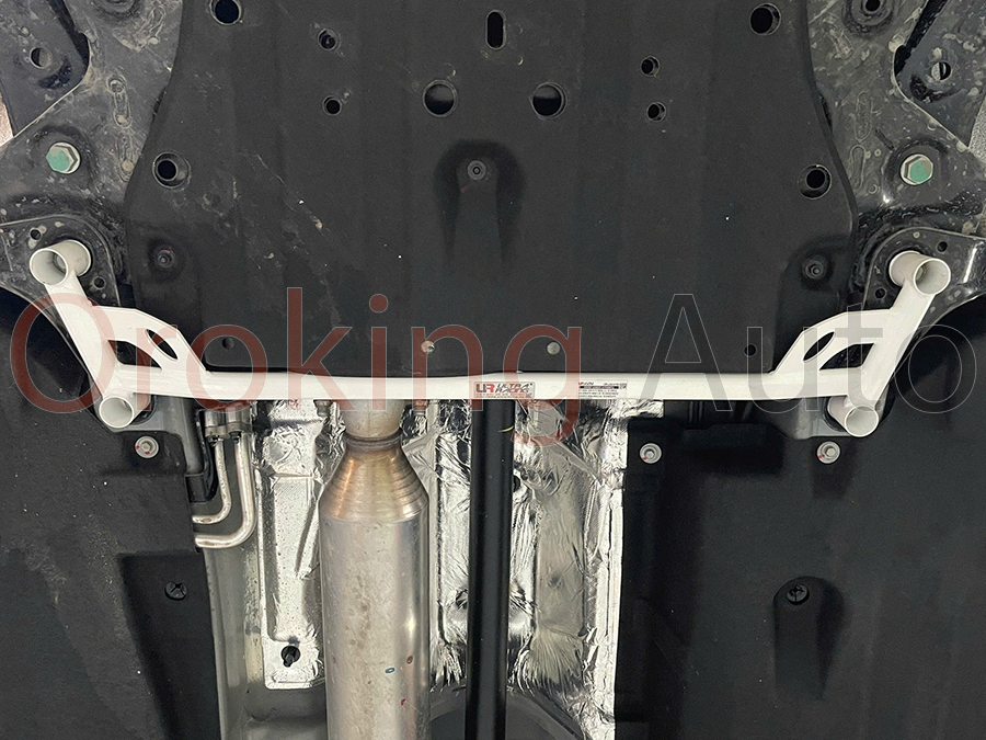 thanh-giang-gam-truoc-hyundai-santafe-chinh-hang-ultra-racing (1)