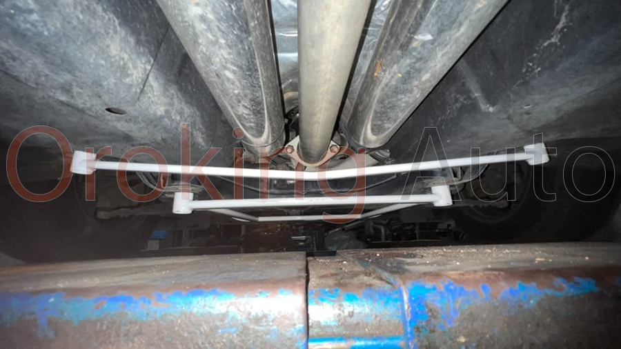 thanh-giang-gam-truoc-kia-sedona-chinh-hang-ultra-racing (3)