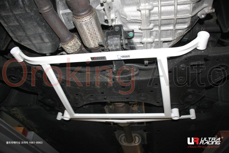 Thanh giằng gầm trước Kia Sedona chính hãng Ultra Racing