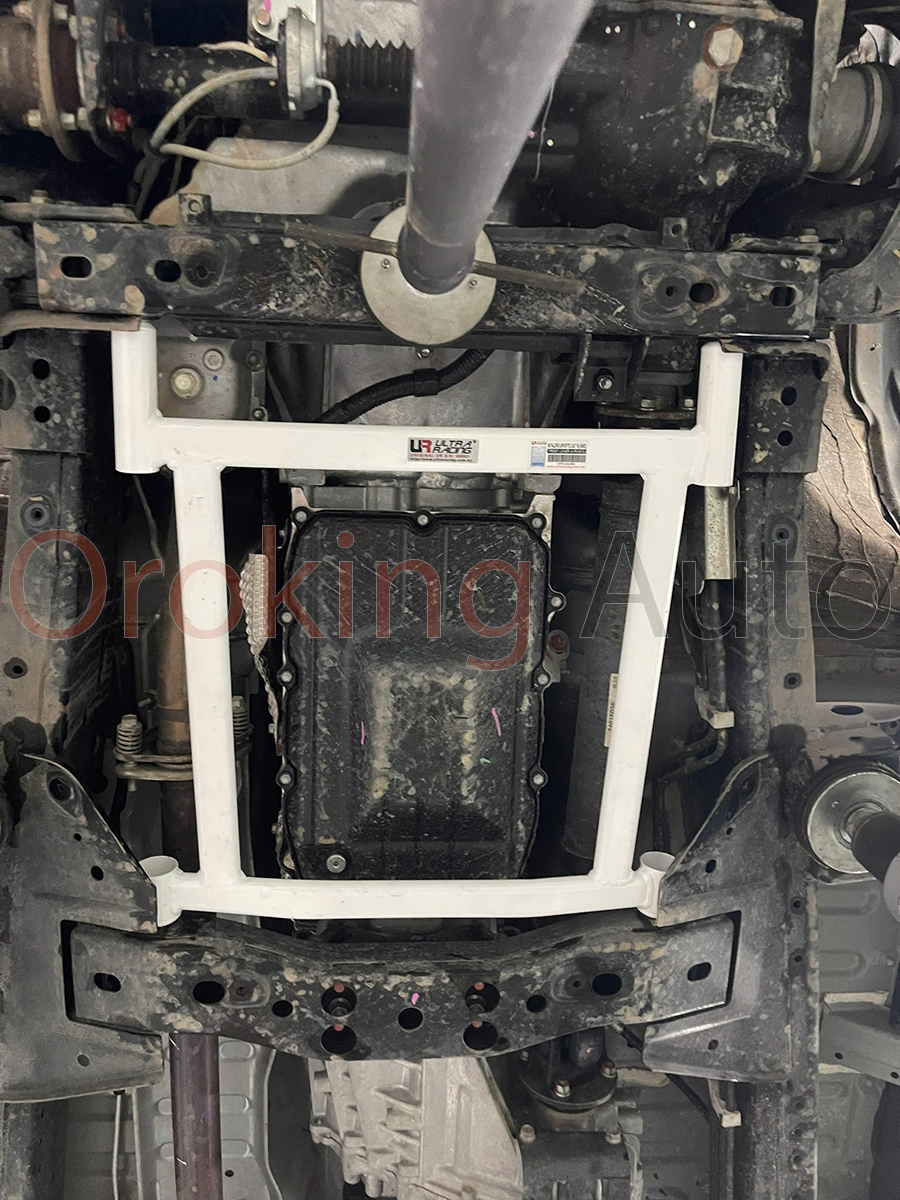 Thanh giằng gầm trước Mitsubishi Pajero Sport chính hãng Ultra Racing