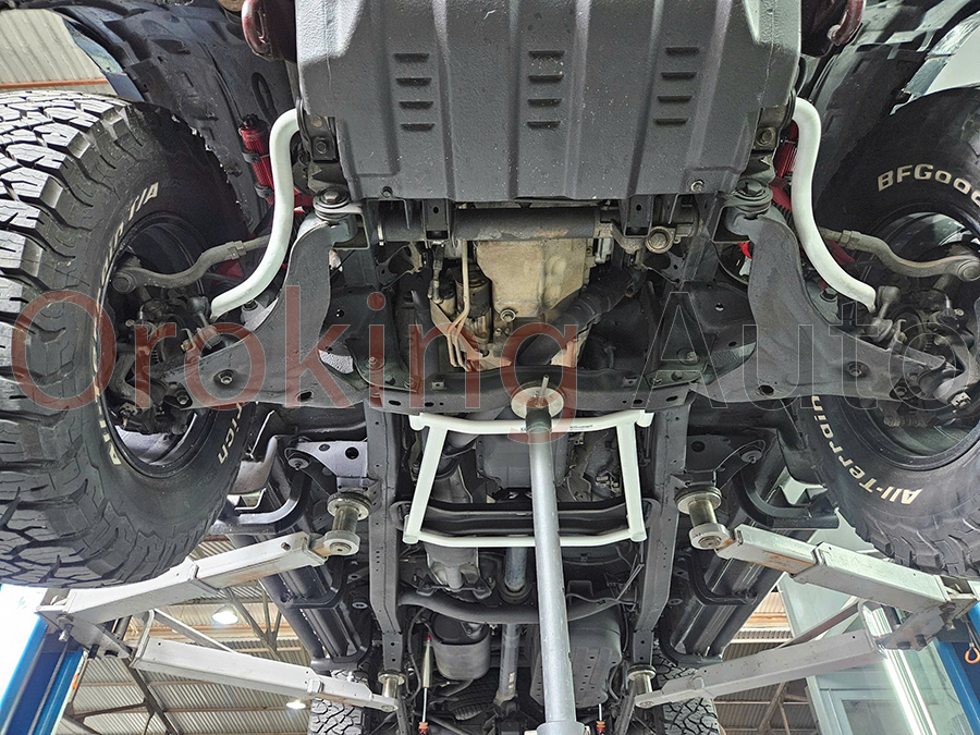 Thanh Giằng Gầm Trước Mitsubishi Pajero Sport Chính Hãng Ultra Racing