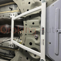 Thanh giằng gầm trước Toyota Altis chính hãng Ultra Racing