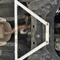 Thanh giằng gầm trước Toyota Yaris chính hãng Ultra Racing