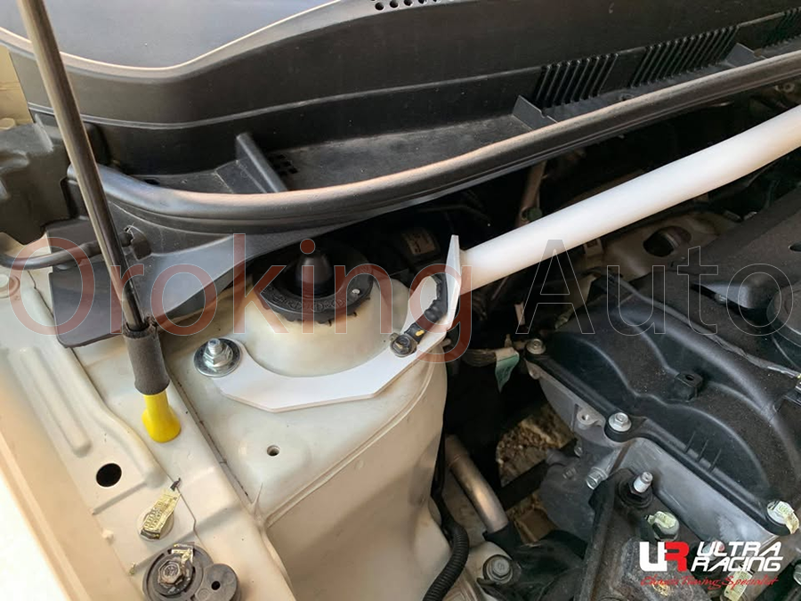 thanh-giang-khoang-may-hyundai-accent-chinh-hang-ultra-racing (5)