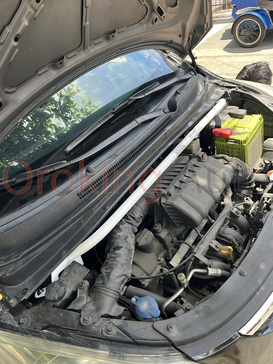 thanh-giang-khoang-may-hyundai-i10-chinh-hang-ultra-racing (5)