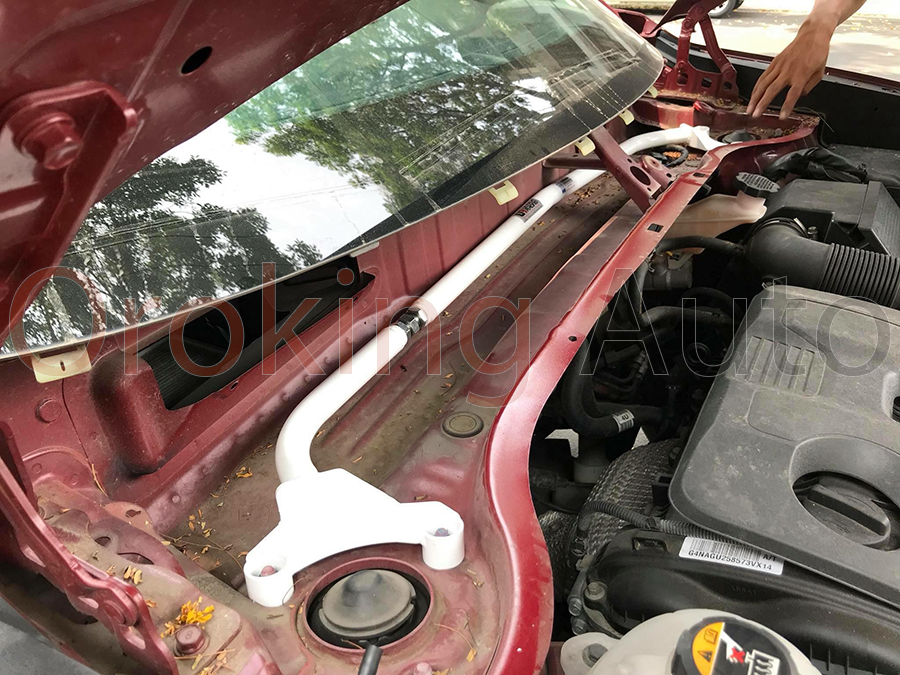Thanh giằng khoang máy Hyundai Tucson chính hãng Ultra Racing