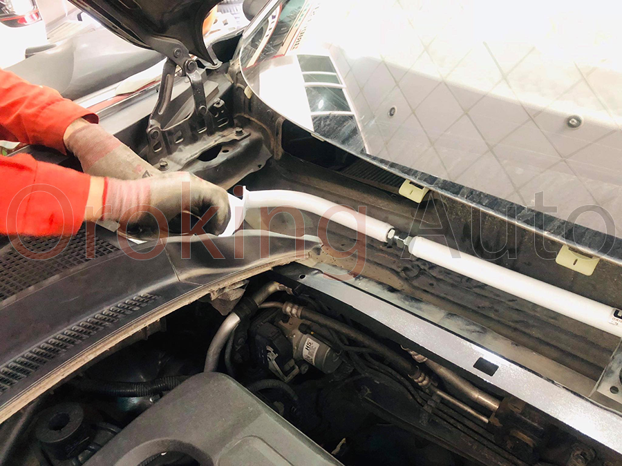 thanh-giang-khoang-may-hyundai-tucson-chinh-hang-ultra-racing (5)