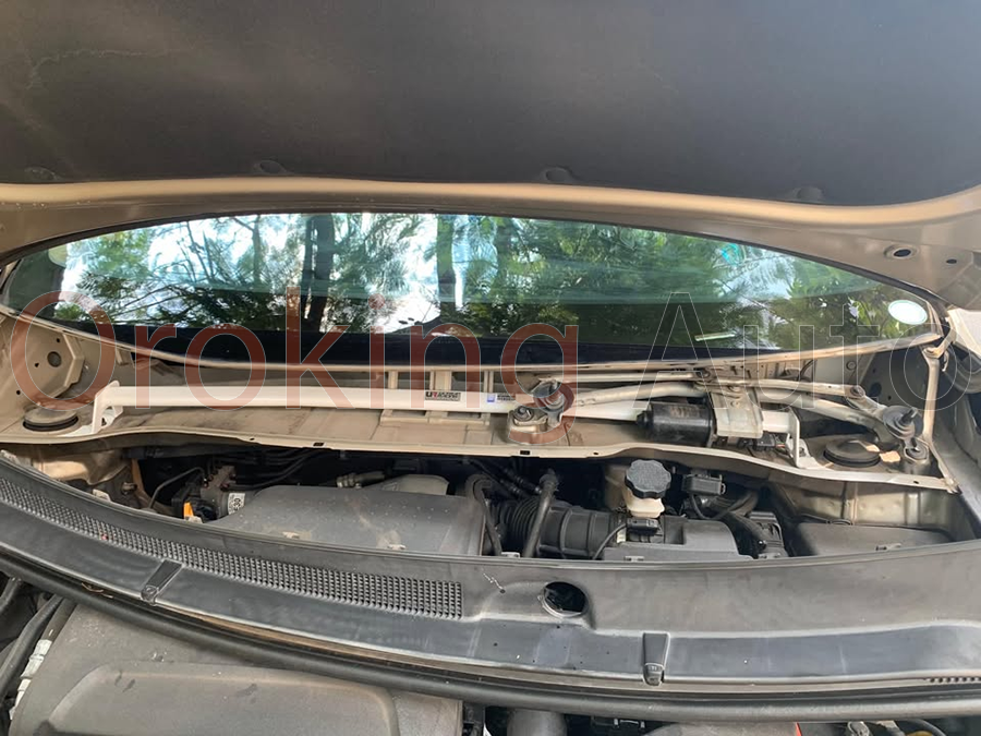 thanh-giang-khoang-may-kia-sedona-chinh-hang-ultra-racing (10)