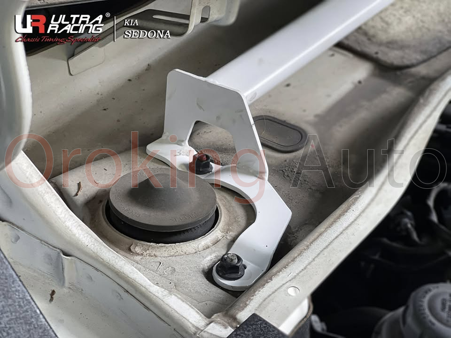 thanh-giang-khoang-may-kia-sedona-chinh-hang-ultra-racing (11)