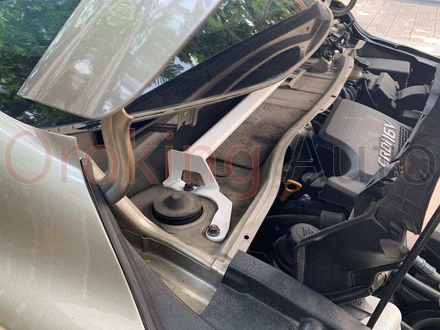 thanh-giang-khoang-may-kia-sedona-chinh-hang-ultra-racing (2)