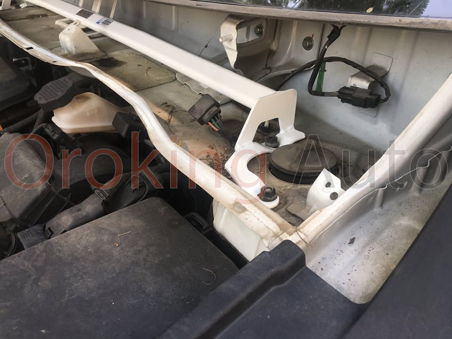 thanh-giang-khoang-may-kia-sedona-chinh-hang-ultra-racing (8)