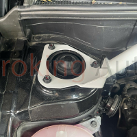 Độ thanh giằng khoang máy Kia Sorento chính hãng Ultra Racing